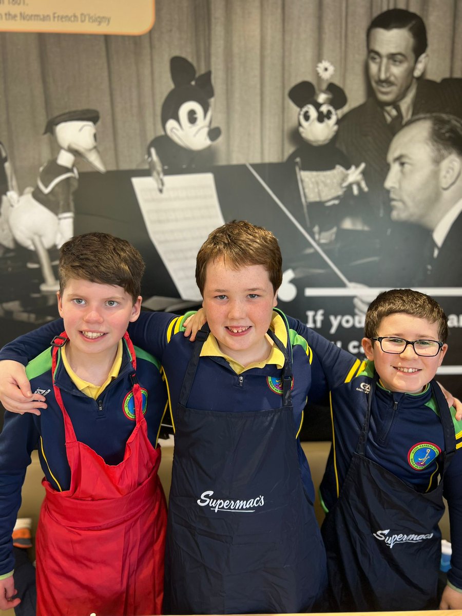BishopHartyNS's tweet photo. Mant thanks to @SupermacsIRE at the Obama Plaza for a brilliant experience making our own pizzas today! Thanks to Tomas and Adrian. They were delicious #makeandbake @NenaghGuardian https://t.co/GvJlhjm49O