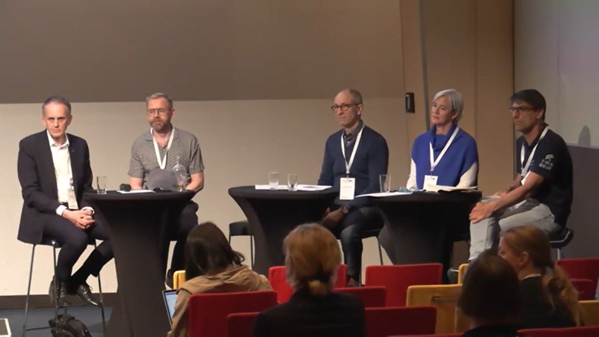 AzoresDeepSea's tweet image. Telmo Morato represented @DeepStewardship on the Science-Policy-Action panel “How is ocean science used in policy and action?” at #ECCWO5. 
He highlighted the role of DOSI in making scientific information available to #BBNJ negotiations, the #REMP process under #ISA, among others