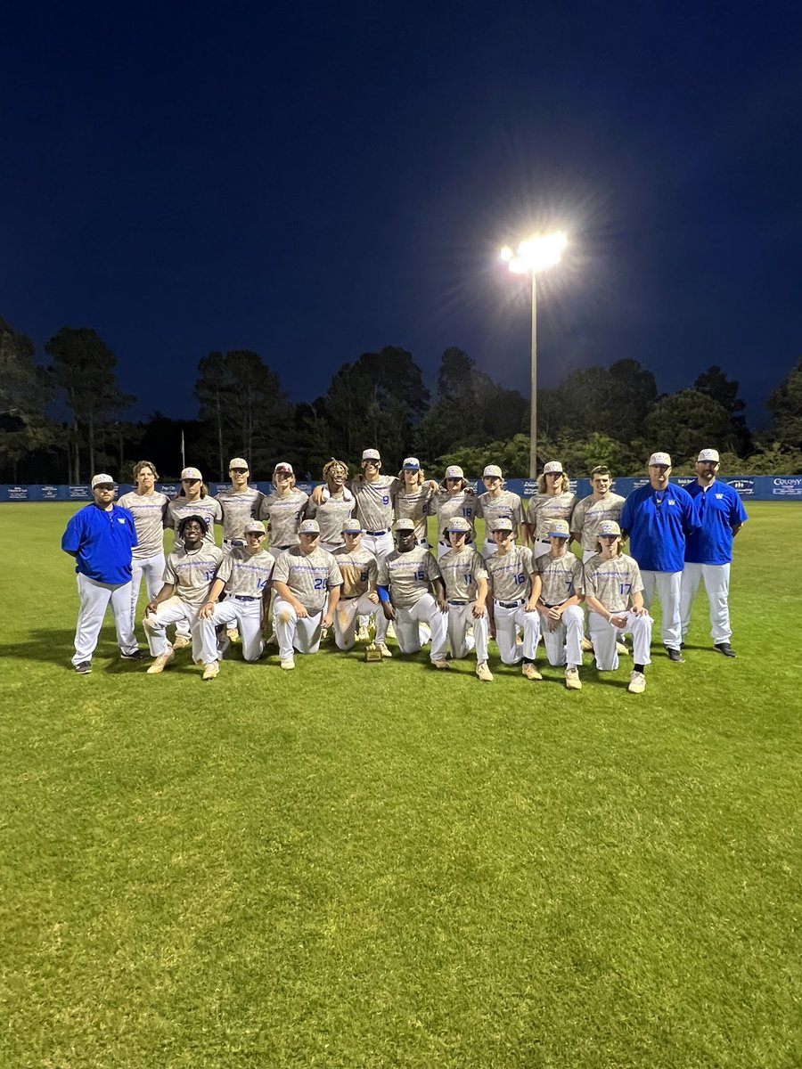 Wilcox County is looking for a good defensive coach (best fit), preferably who is also good in baseball. Would be a PE spot (probably weightroom). 
Both football and baseball programs have been successful.
If interested, DM <a href="/RobStowe4/">Coach Rob Stowe</a> or email stower@wilcoxcountyschools.org