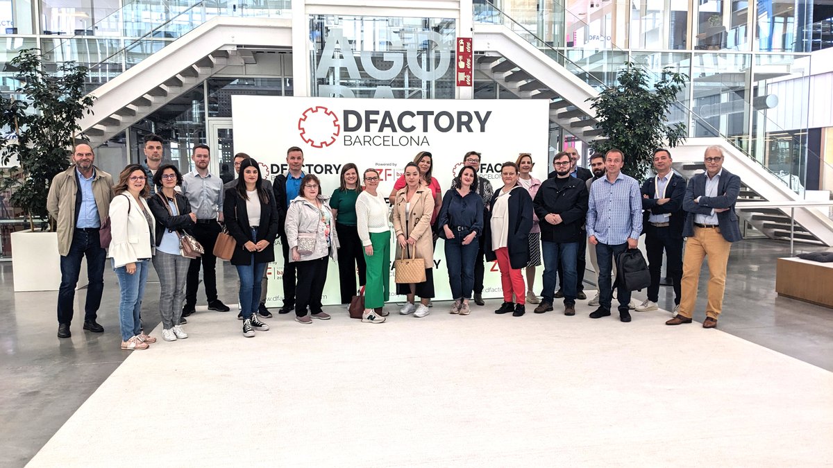SMARTY_EU's tweet photo. Discovering innovative initiatives for Industry 4.0 continued in the afternoon as we visited the @DFactoryBCN  facilities - a hub dedicated to promoting and developing the ecosystem for advanced manufacturing. https://t.co/qQxwVnFipM