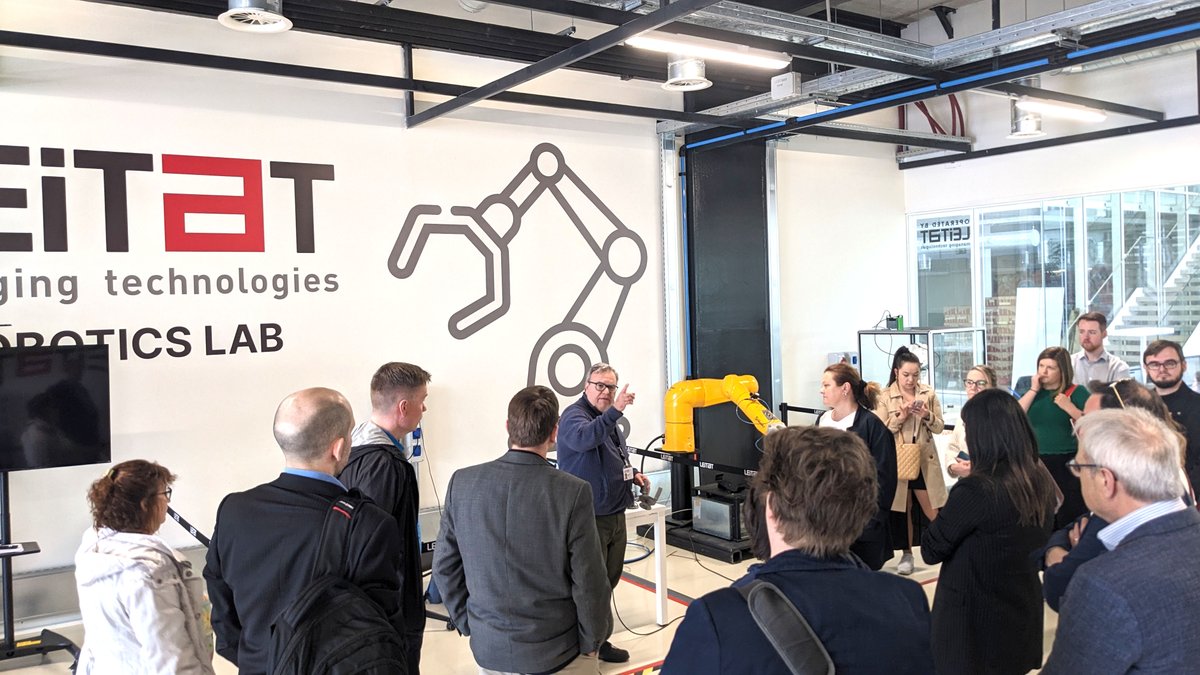 SMARTY_EU's tweet photo. Discovering innovative initiatives for Industry 4.0 continued in the afternoon as we visited the @DFactoryBCN  facilities - a hub dedicated to promoting and developing the ecosystem for advanced manufacturing. https://t.co/qQxwVnFipM