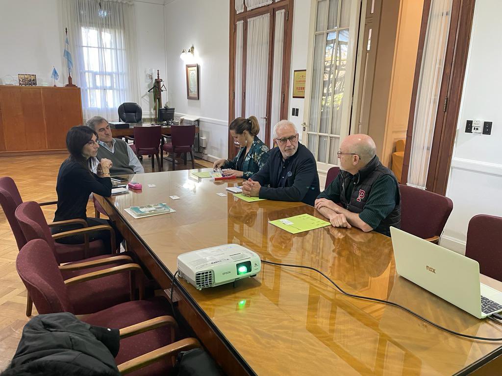 FAUBA_Internac's tweet photo. Hemos tenido el honor de recibir a una delegación de la @EcoledePURPAN FAUBA y Purpan cooperan hace muchos años.
Siempre es un placer recibir a nuestros hoy ya amigos
#SerFAUBA #OrgulloFAUBA #OrgulloUBA #Francia #Cooperacion https://t.co/qdjjMHYE32