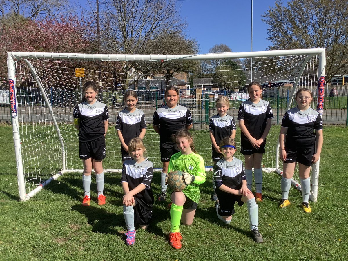 WhitwickPrimary's tweet photo. Well done to our Rose Bowl football teams this week. Great performances and results for both teams. https://t.co/3jm9bZbGgi
