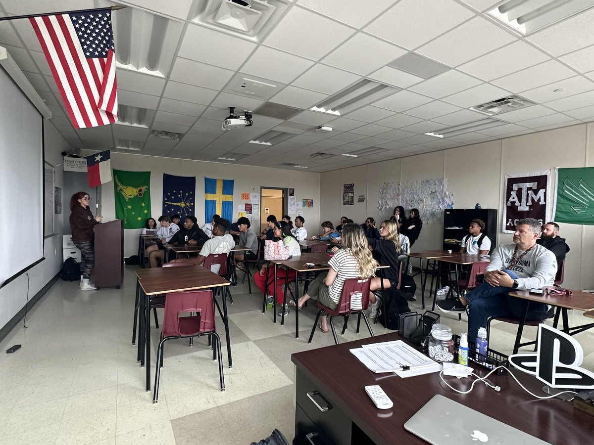 Lewisville FCA tweet media