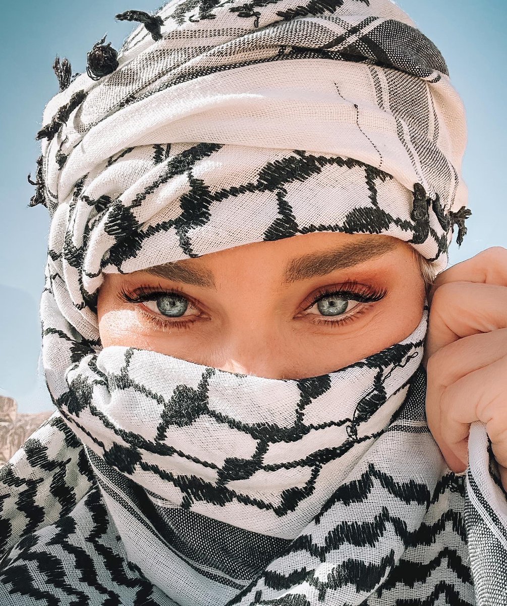 blueabaya's tweet photo. Happy birthday to me! It’s time to change my profile picture - please help me choose the new one, which image should I choose 1, 2, 3 or 4? 

#newprofilepic 
#explorearabia 
#saudiarabia https://t.co/XP2nJxGoUO