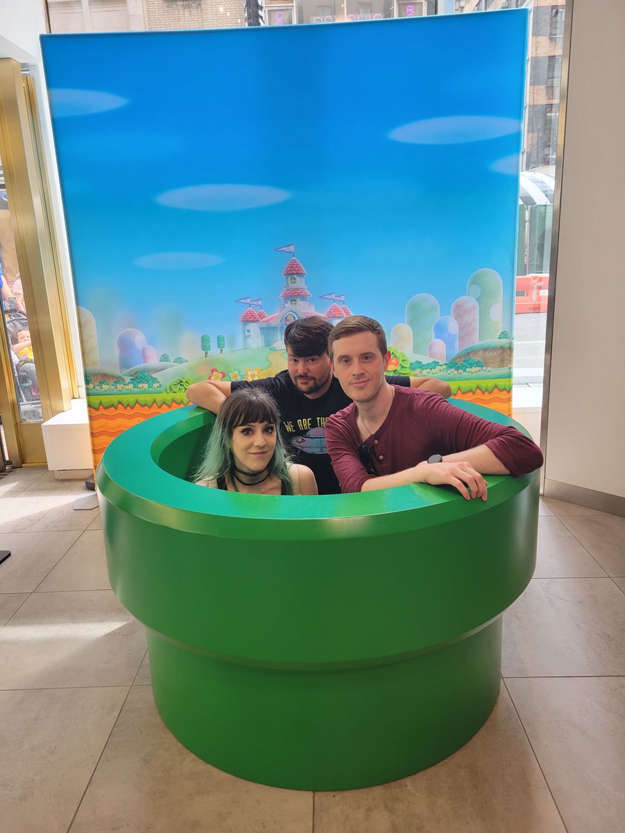 FRStheBAND's tweet photo. Everyone get in the tube, we're going to New York. I said EVERYONE GET IN THE TUBE WE'RE GOING TO NEW YORK WITH @TheUpfux AND @ThePompsBand 

Tickies 4 sale at https://t.co/pe7X2hZF3s 🧡 https://t.co/CF3PQfYcWK