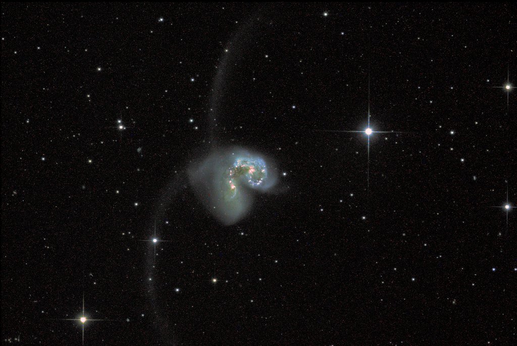 Beacher72's tweet photo. SuperBIT Sees Colliding Antennae Galaxies via NASA https://t.co/NAApHixkya https://t.co/T3UChLyWBq