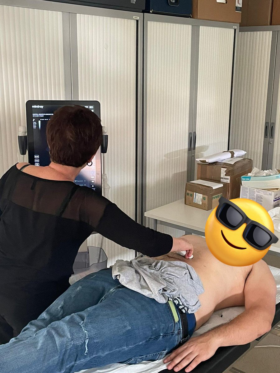 CardioAPFerrol's tweet photo. Hoy #CardioTopo infiltrado en el taller de ecografía (incluyendo ecocardio) en Urgencias hospitalarias, con práctica en modelos reales. 🕵🏻‍♂️♥️ https://t.co/jRVQuIZD4f
