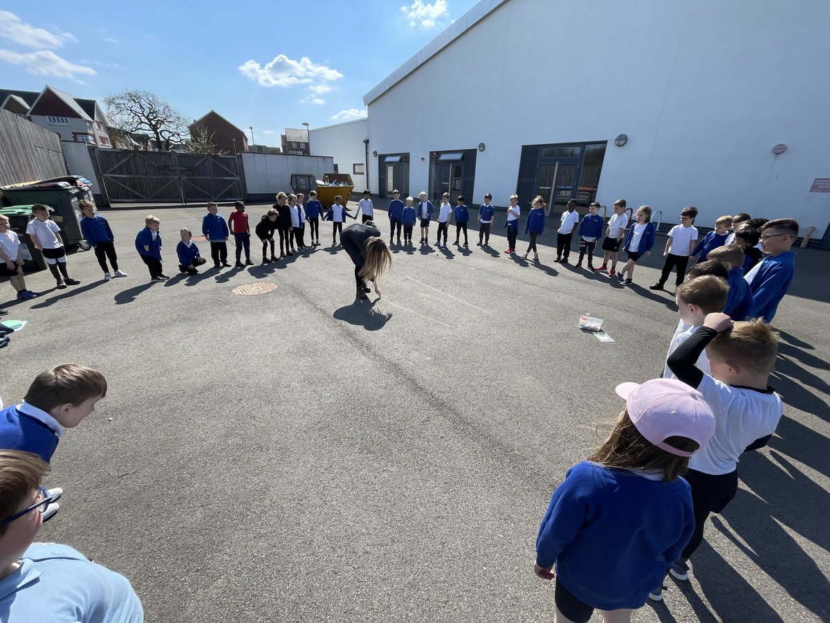 Y1WFA's tweet photo. We’ve had another tremendous Thursday of learning. We were athletes with @BSFound this morning! This afternoon we were Artists, learning the skills to make clay models and as Musicians we were learning about pitch using a pitch ladder and glockenspiel! #curiosityandimagination https://t.co/IFVcq9OJcl