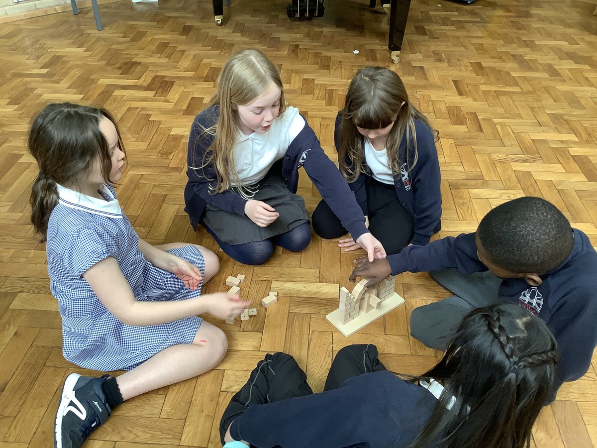 clifford_all's tweet photo. The Year 4s had a fantastic time learning about the Romans today! They looked at lots of artefacts, played Roman games and learned about life in Roman Britain. @HistoryVan https://t.co/HApQBrVYs2