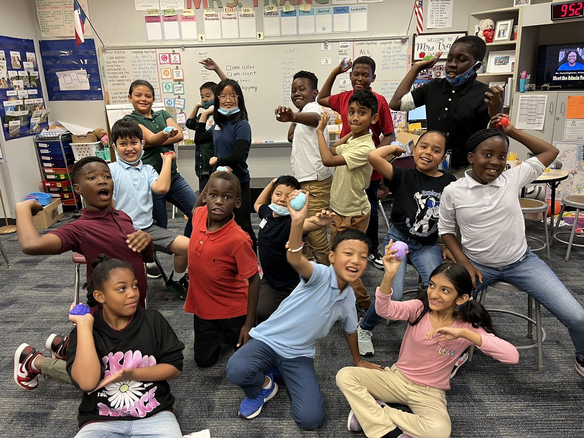 MrsTrang_'s tweet photo. A little post-STAAR slime activity to relieve that stress!!!! @ExplorersCol #CAMPCollins https://t.co/q8IcIMdZpj