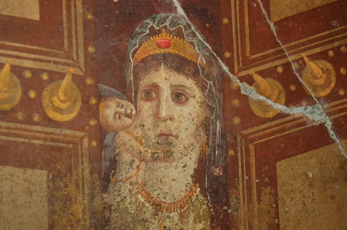 BeardedGuy7's tweet photo. @BBCWorld Not one of these depictions of cleopatra from the time she lived look like the netflix actress. Perhaps netflix should have made a disclaimer stating that the portrayal in the series was a fantasy depiction not based on historic facts? https://t.co/AeMmCbcBmy