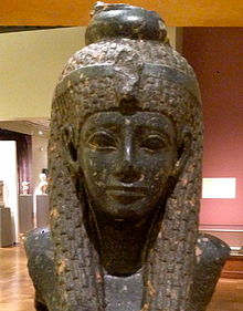 BeardedGuy7's tweet photo. @BBCWorld Not one of these depictions of cleopatra from the time she lived look like the netflix actress. Perhaps netflix should have made a disclaimer stating that the portrayal in the series was a fantasy depiction not based on historic facts? https://t.co/AeMmCbcBmy