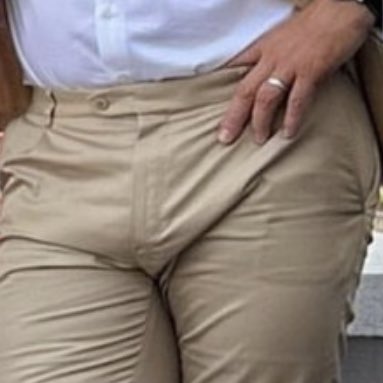 Prattyourdad's tweet photo. Get your nose on his sweaty bulge https://t.co/56xiZYWm1d