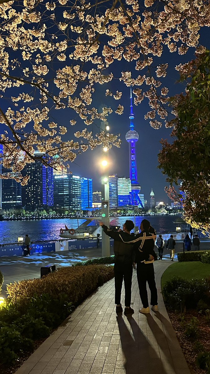kingalps_z's tweet photo. @SpokespersonCHN 一座幸福的城市 https://t.co/UVCZfEqsRX