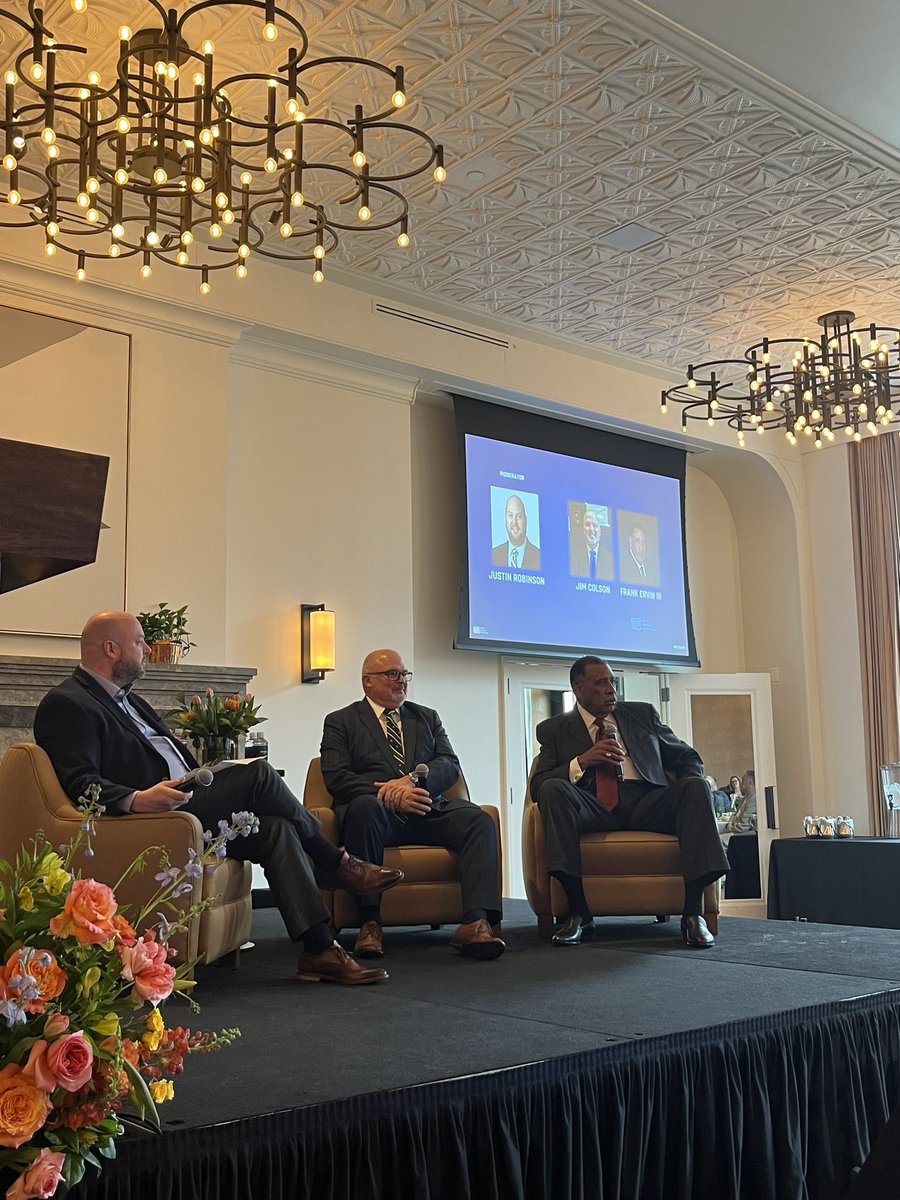 DetroitRegional's tweet photo. The fireside chat with DRP Executive VP of Economic Development Justin Robinson has begun! Justin is chatting with Jim Colson and Frank Ervin III about trends and challenges in the industrial market.
#OneRegionTogether https://t.co/Ht07bwVmVL