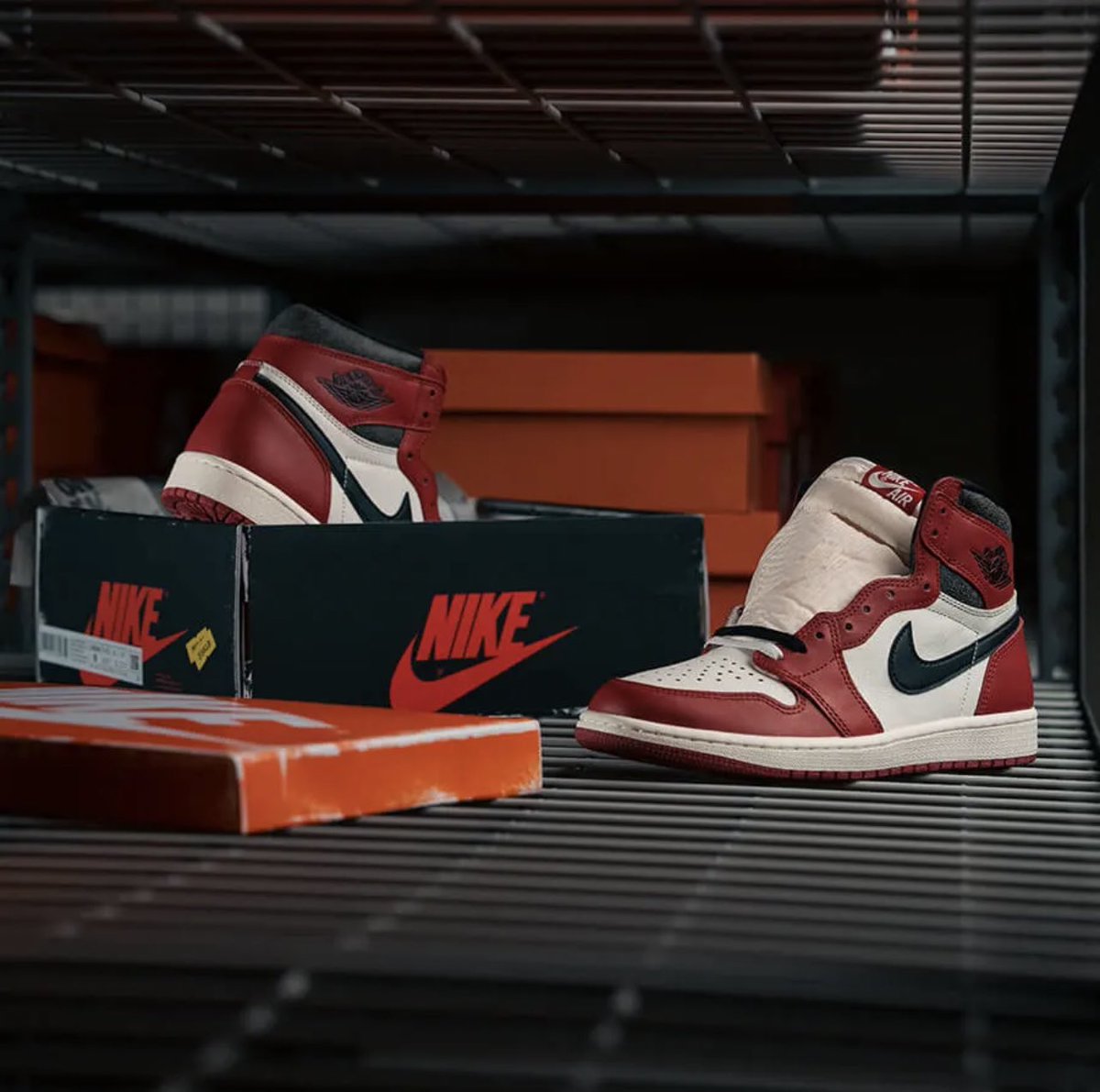 SNKR_TWITR tweet media