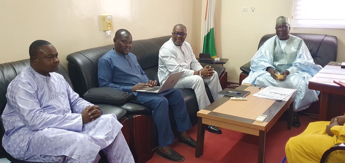 NigerEisa's tweet photo. Rencontre de prise de contact entre le nouveau président du CSC et le directeur Résident de EISA/Niger. Des échanges ont eu lieu pour discuter des appuis aux activités en cours et à venir qu'apporte EISA au CSC. #CSC #EISA #partenariat https://t.co/Mt0wzjCxDM