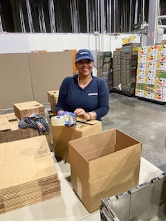 GoSegra's tweet image. It’s Volunteer Recognition Day!  Recently, Segra had a team of 12 volunteers at Loaves &amp;amp; Fishes in Charlotte.  The team packed 390 boxes, each feeding a family of four for an entire week. Thank you team!  #VolunteerRecognitionDay #GoSegra #loaves&amp;amp;fishes