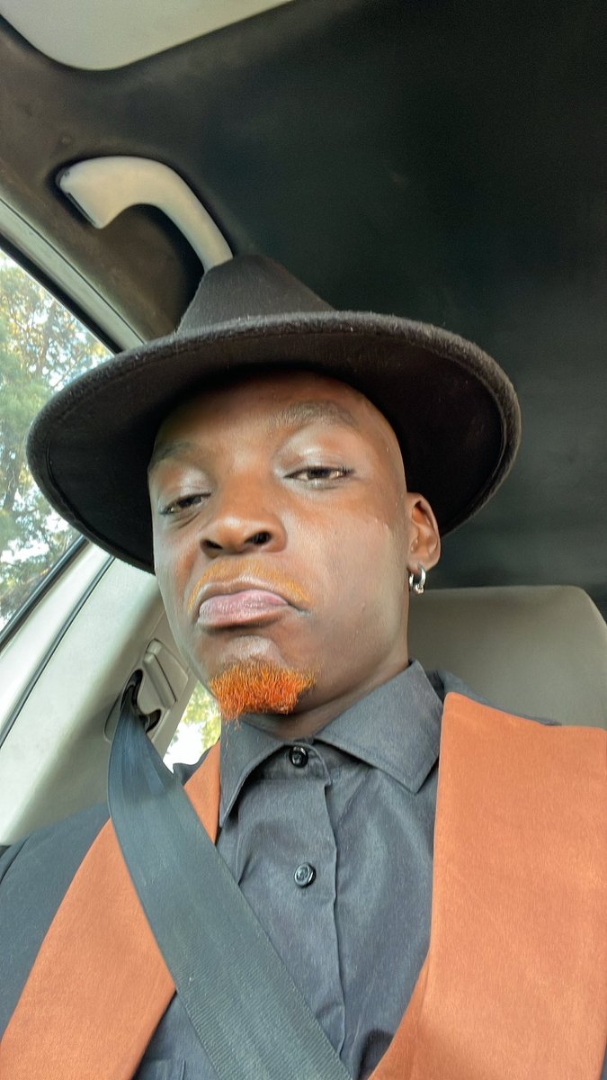 BabSesh's tweet photo. Sifike sayenza lento one last time 🤭. Angithi “One belt not enough for me” https://t.co/vcx5ABaLxV