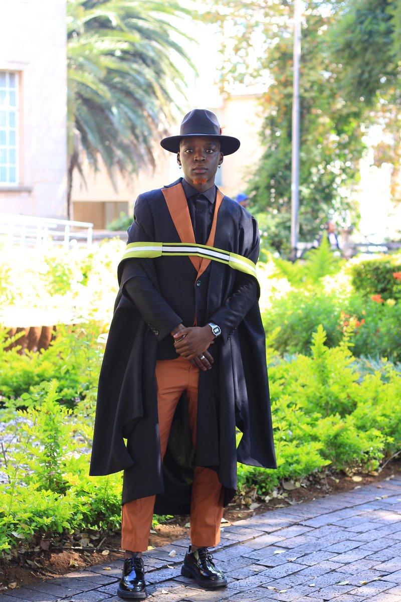 BabSesh's tweet photo. Sifike sayenza lento one last time 🤭. Angithi “One belt not enough for me” https://t.co/vcx5ABaLxV