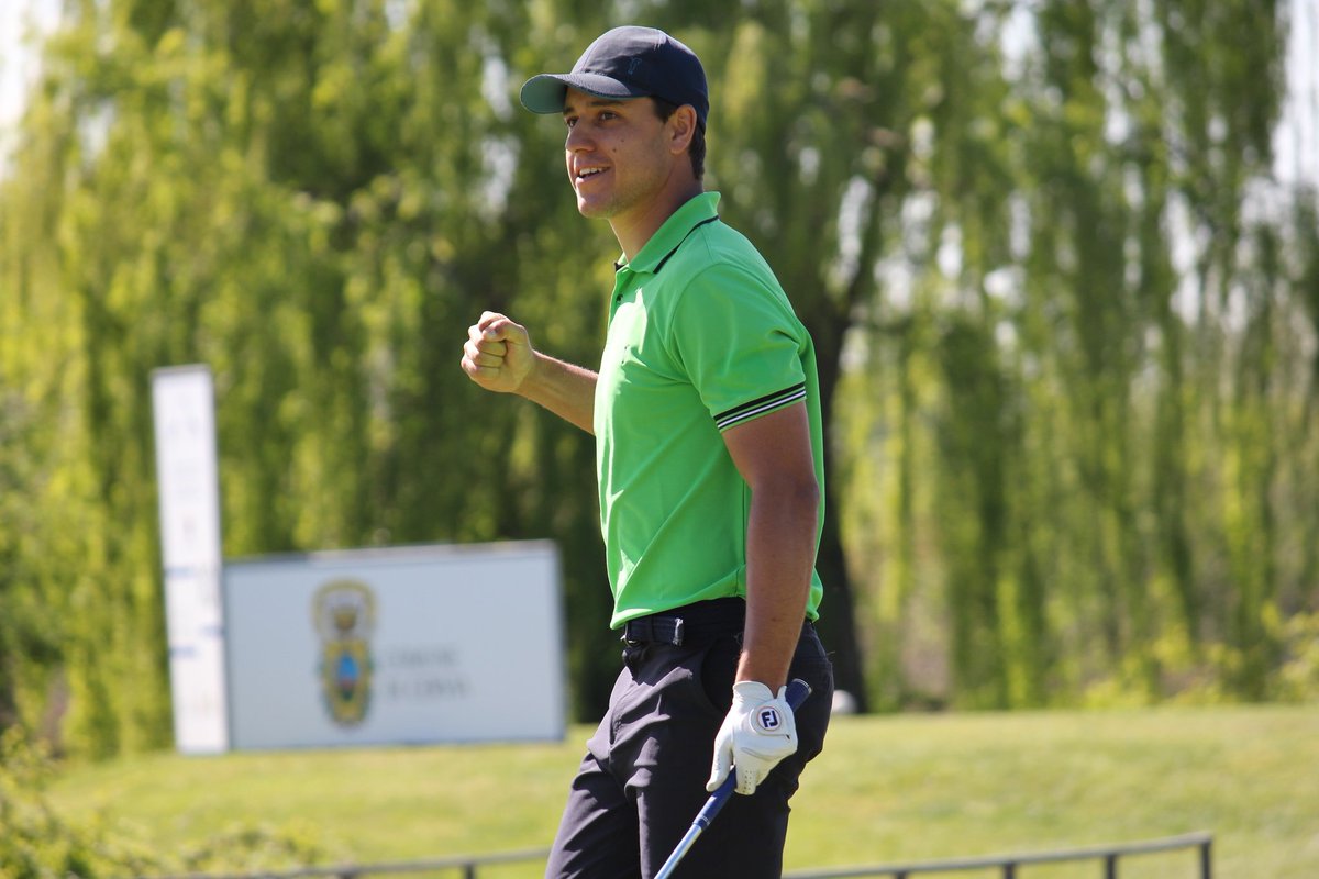 FederGolf's tweet photo. 📍Alps de Las Castillas

In Spagna, dopo il primo giro, ottima prestazione di 🇮🇹 #DiNitto 1/o con -9, seguito da 🇪🇸 #Pastor (-8).

🇮🇹 Tra gli altri azzurri #Maccario 7/o con -6, #Manica, #Terragni, #Buchi, #Rigotti e #Romano 12/i (-5).

@alpstourgolf https://t.co/UfXl0mySp0