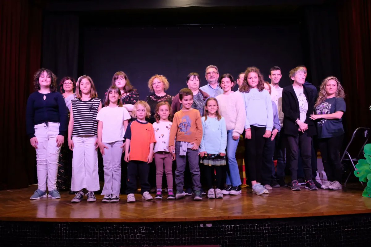 escolatecnos's tweet photo. A la 2a edició dels premis Sant Jordi de @prodisterrassa. Enhorabona, colla! I gràcies Prodis per una tarda entranyable #somtecnos #escolatecnos #escolescoop https://t.co/xVgnx15x8M