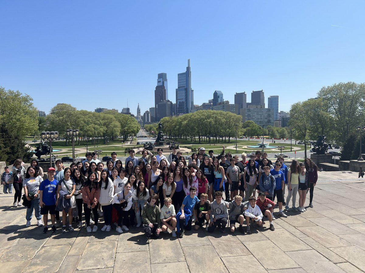 Jnitz33's tweet photo. HP 7th Grade enjoying  Philadelphia, PA today! ☀️❤️ #hp #weare https://t.co/WB5fCjWfAL