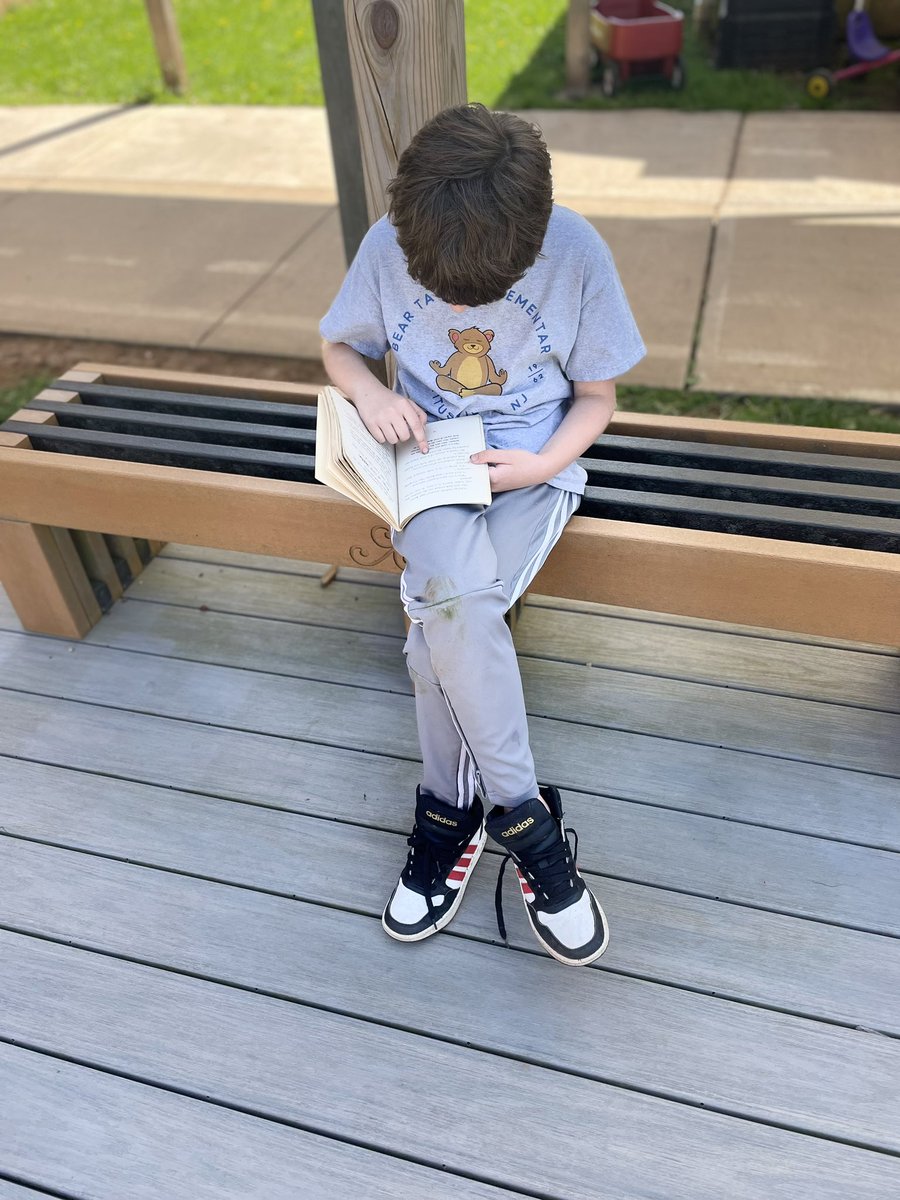 It’s that time of year where independent reading is done outside! Enjoying a good book in this gorgeous weather 📖☀️ #beartavernpride