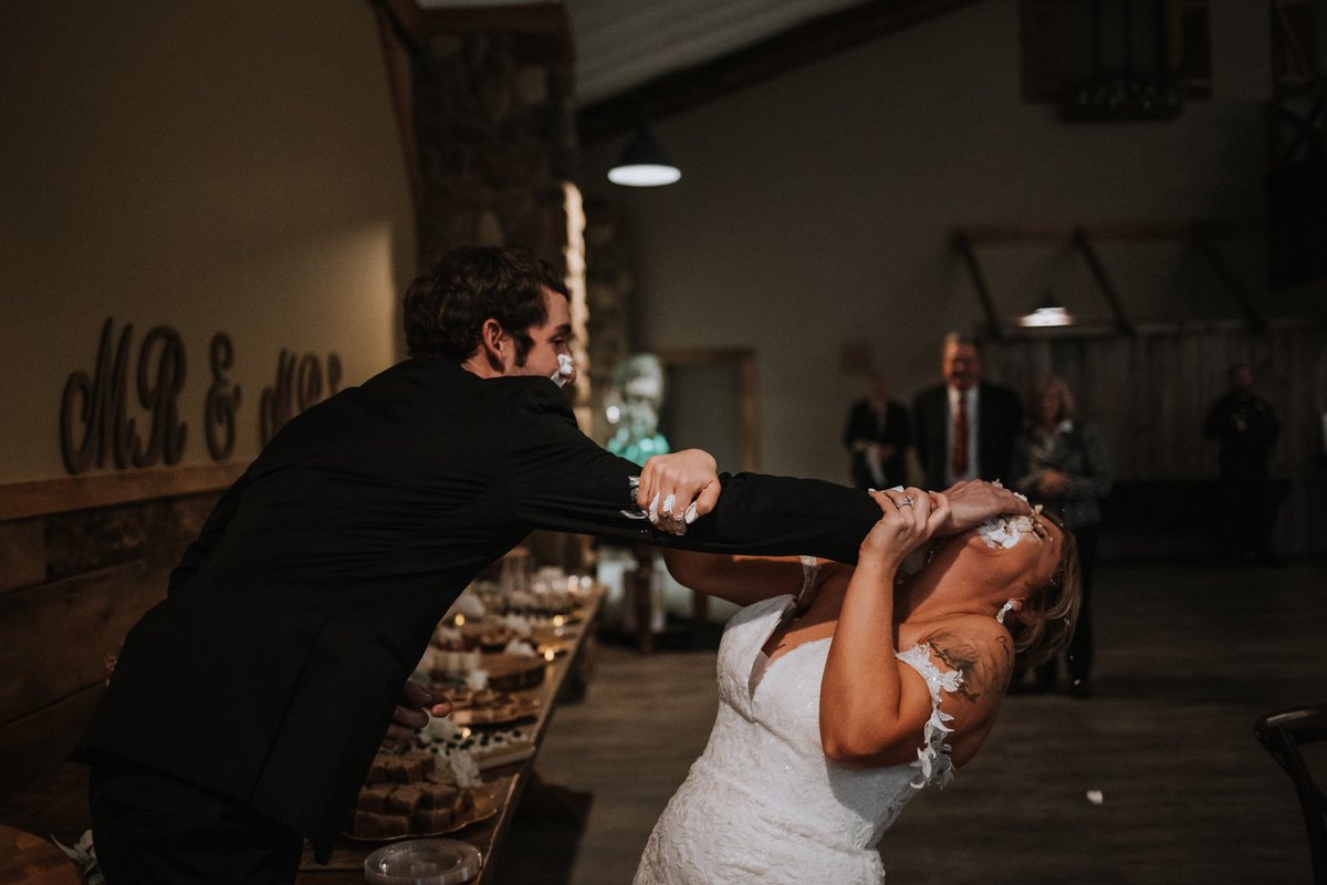 PineViewAcres's tweet photo. Our couples never seem to disappoint with the tasty treats offered at their receptions. This couple was no different, and they certainly seemed to enjoy the cake!

(Photo credit to Bailey V Photography LLC) https://t.co/kpsE1bVqne