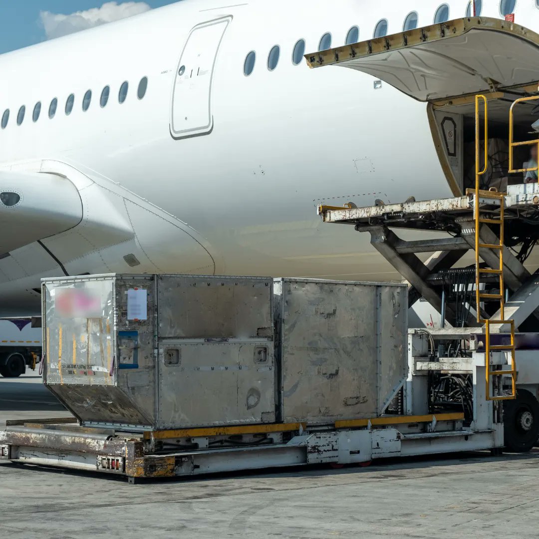 FMiLogistics's tweet photo. FMi Logistics provides specialty handling for oversized and sensitive equipment. Labor-intense or complex layered projects are our core expertise. 

#logisticscanada #fmilogistics #fmicanada https://t.co/eWZQ9dXPxF