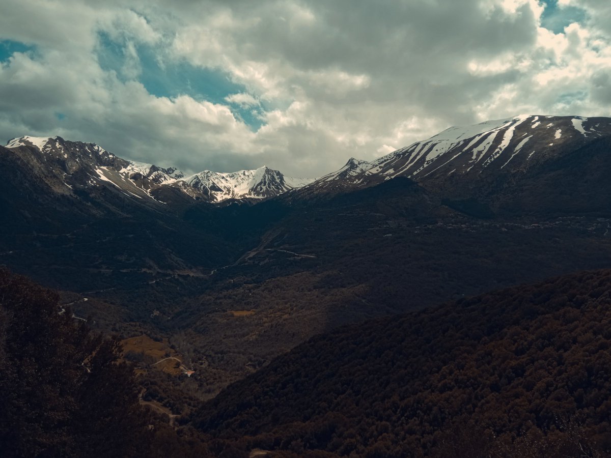 jonybubble's tweet photo. Greece has much more to offer than beach party, trust me.
.
#Greece #Pindus #NationalPark https://t.co/xI6vwDevR4