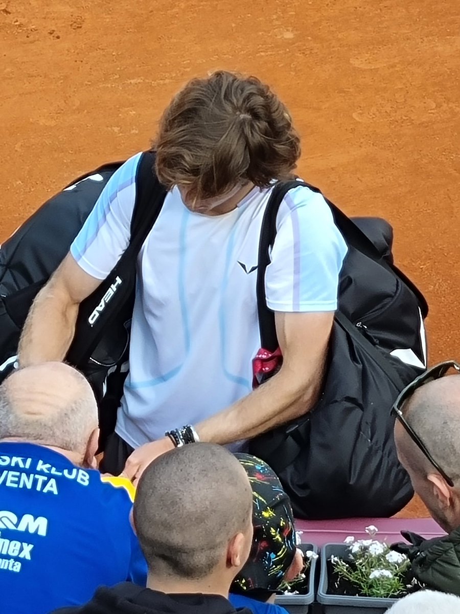 agnesskzm's tweet image. The arms on this man 🙀😌😌😌😌