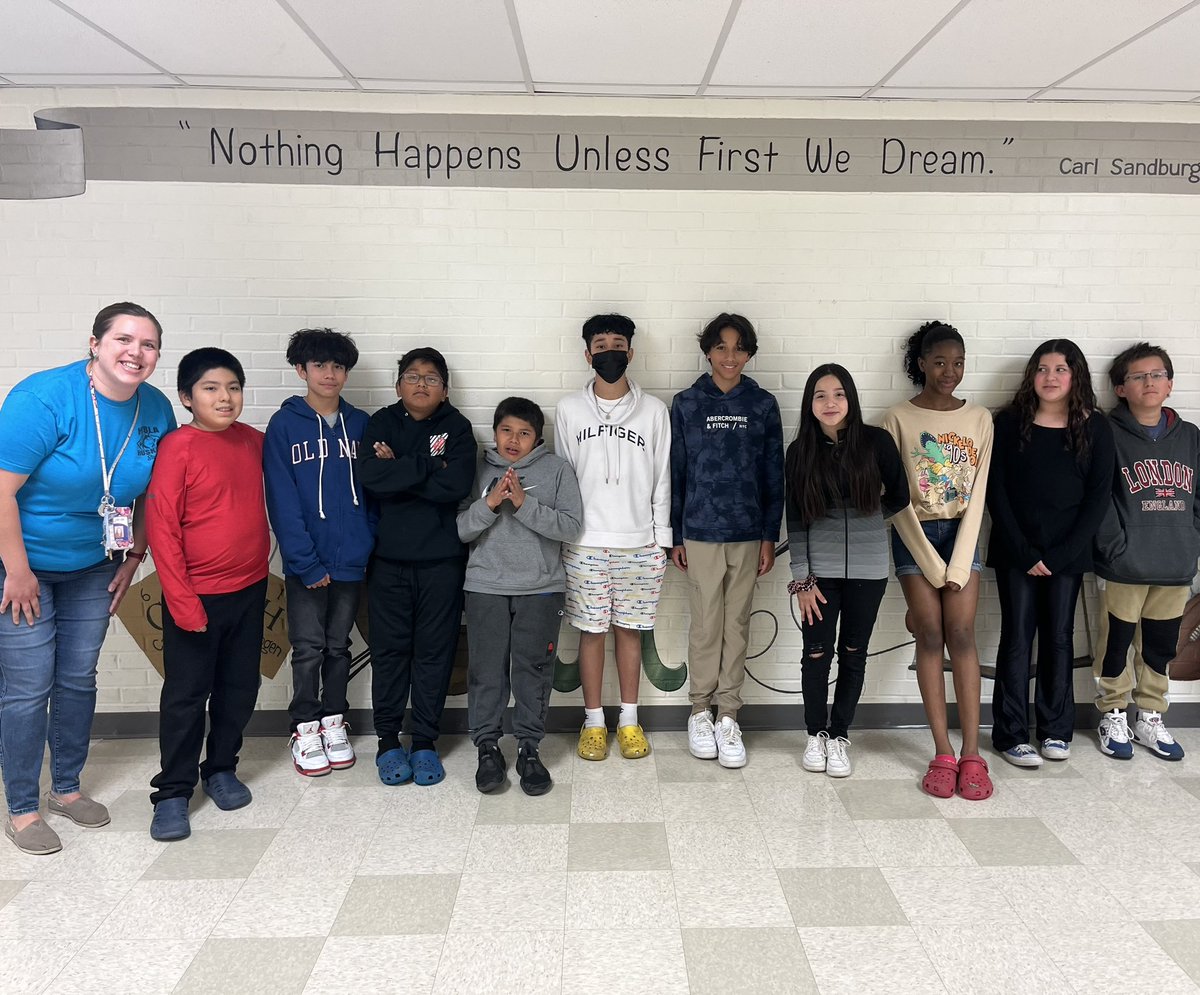 Ms_Hudgens6th's tweet photo. We had a great field trip with @HyblaValley6th to visit @Sandburg_MS! We are so excited for next year 🎉 https://t.co/P9kUJya4qK