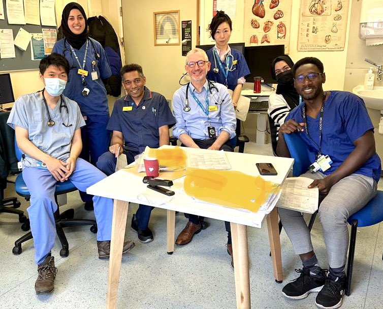 Rajseehakoo2's tweet photo. @BHRUT_NHS 
My last wardround with one of the kindest human being I have had the privilege to work with as a senior charge nurse.
A wonderful Doctor and role model .
Many thanks Dr A Deaner for all your support ,kindness and respect you have shown to me and the teams https://t.co/aYXTdSuH9A