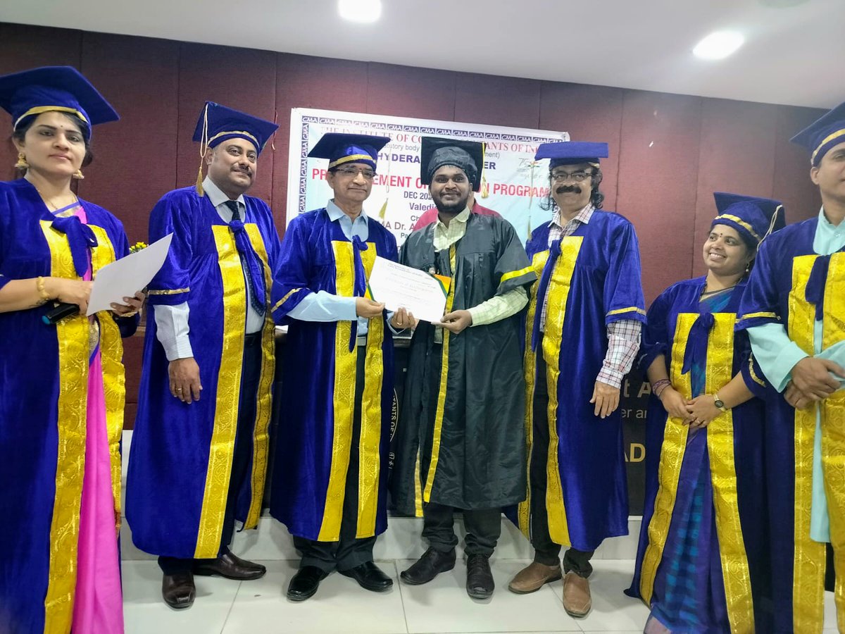 Iam_JRaviteja's tweet photo. #CMAConvocation officially
CMA.Ravi Teja one more memorable day in life thank you #ICMAI @in https://t.co/6u2FFyiguc