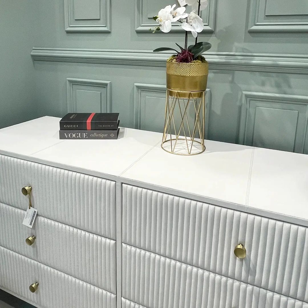 orchidsluxhome's tweet image. At the heart of craft! We&apos;re going live today for the premarket preview today at Suites at Market Square G1019 in the @HPMarketNews, so make the most of a golden opportunity to experience our fab new furniture collections before the rest of the market does!
#hpmkt #designonhpmkt