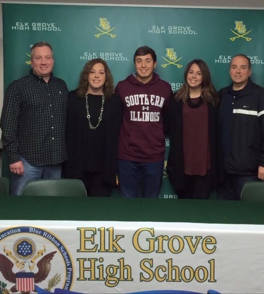 Noles_Baseball's tweet photo. Seminoles Chuck Fleming with his family and Coach Gangler at National Signing Day at Elk Grove HS. Fleming a 4 year starter for the Noles signed a D1 scholarship at Southern Illinois University. #ThrowbackThursday #Class2016 #SchaumburgSeminoles https://t.co/SA651skkz5