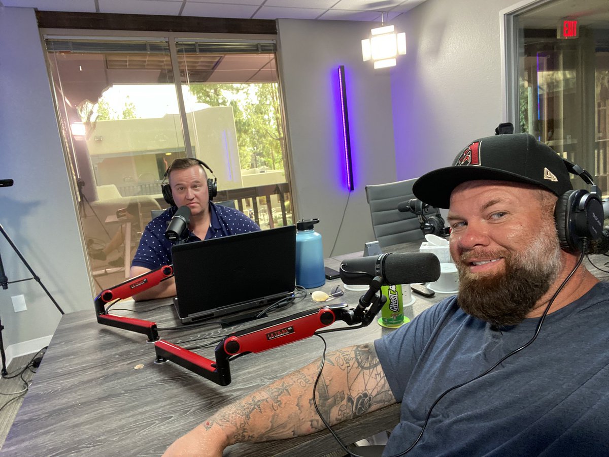 TheLaybackLJ's tweet photo. Episode 18!!! check us out on Spotify follow us like us and joyous give us some feedback https://t.co/ktsanDJMot