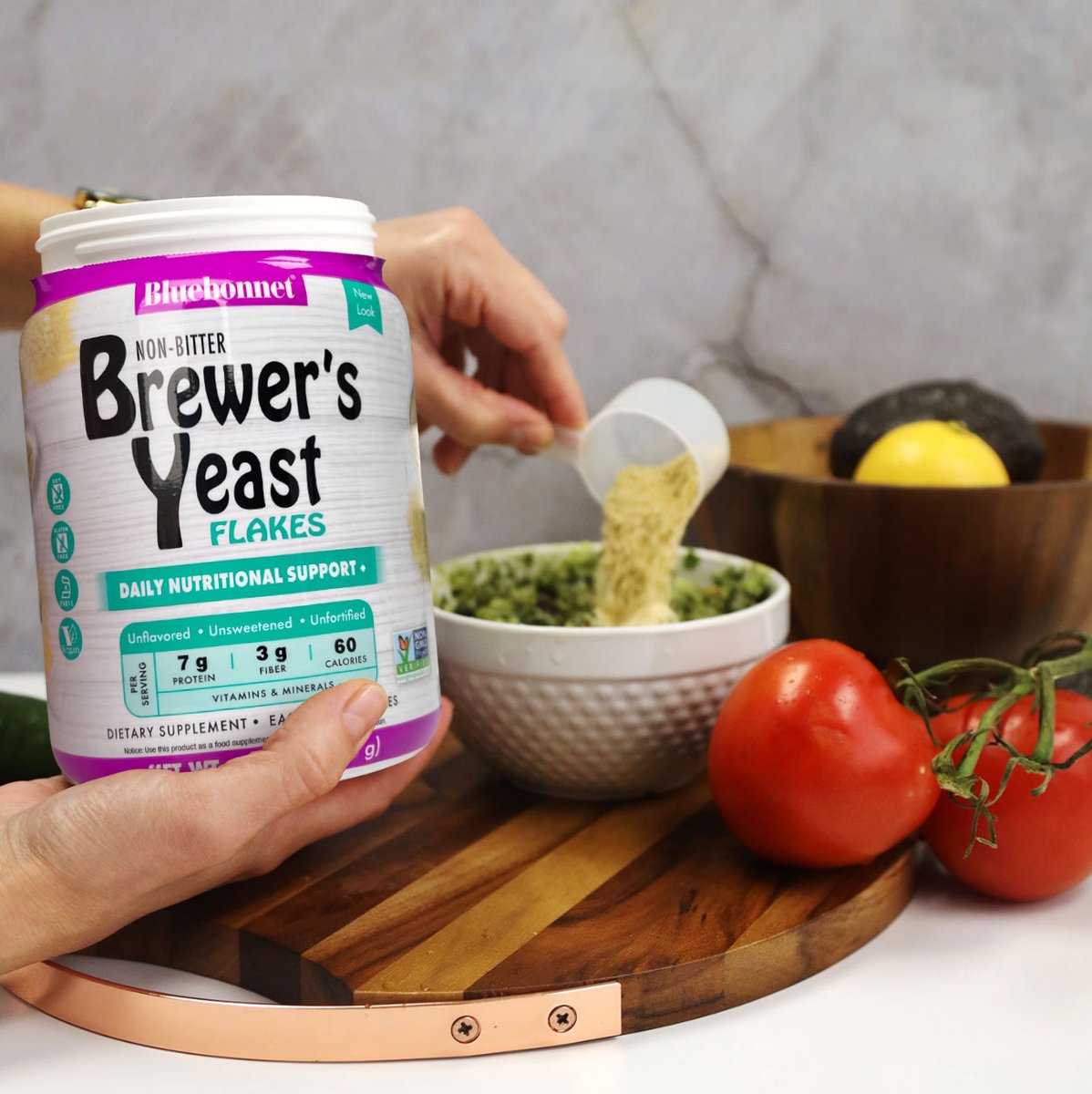 BluebonnetNutri's tweet photo. If you want to spice up your guacamole game, try sprinkling in some brewer's yeast flakes! It adds a nutty, cheesy flavor, plus each scoop is packed with 7 g of protein and 12 vitamins &amp; minerals!

#BluebonnetNutrition #GuacOnPoint #BrewersYeast #AvocadoAddict https://t.co/Xt6FouljNZ
