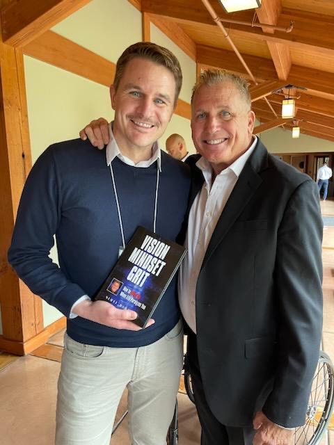 ScottVMG's tweet photo. Thank you @AdecDental for inviting me to keynote at your Global Sales Meeting! It was an honor to speak to such a wonderful group of people.

#Gratitude #Adec #AdecDental #Innovation #DentalIndustry #VisionMindsetGrit https://t.co/aVjmhkyoWz
