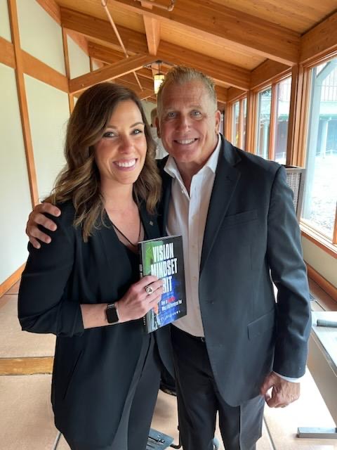 ScottVMG's tweet photo. Thank you @AdecDental for inviting me to keynote at your Global Sales Meeting! It was an honor to speak to such a wonderful group of people.

#Gratitude #Adec #AdecDental #Innovation #DentalIndustry #VisionMindsetGrit https://t.co/aVjmhkyoWz
