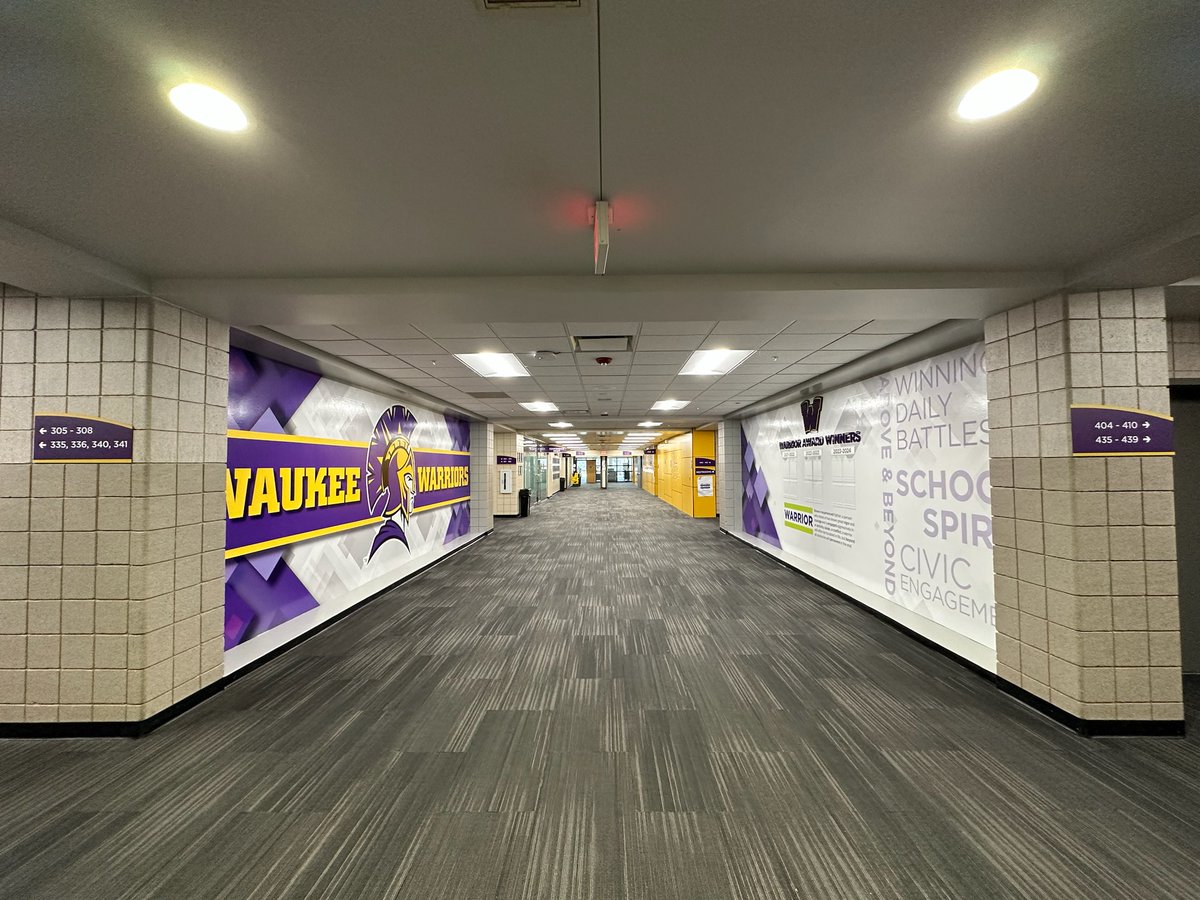 VarsityGroupDSM's tweet photo. New wall wraps and award displays at @Waukee High School. These a great way to add color to your hallways! And provide a great photo space!

@WaukeeCSD 

#GoWarriors #Warriors #Waukee #IowaSchools #VarsityGroup https://t.co/QnH5GyJoEp