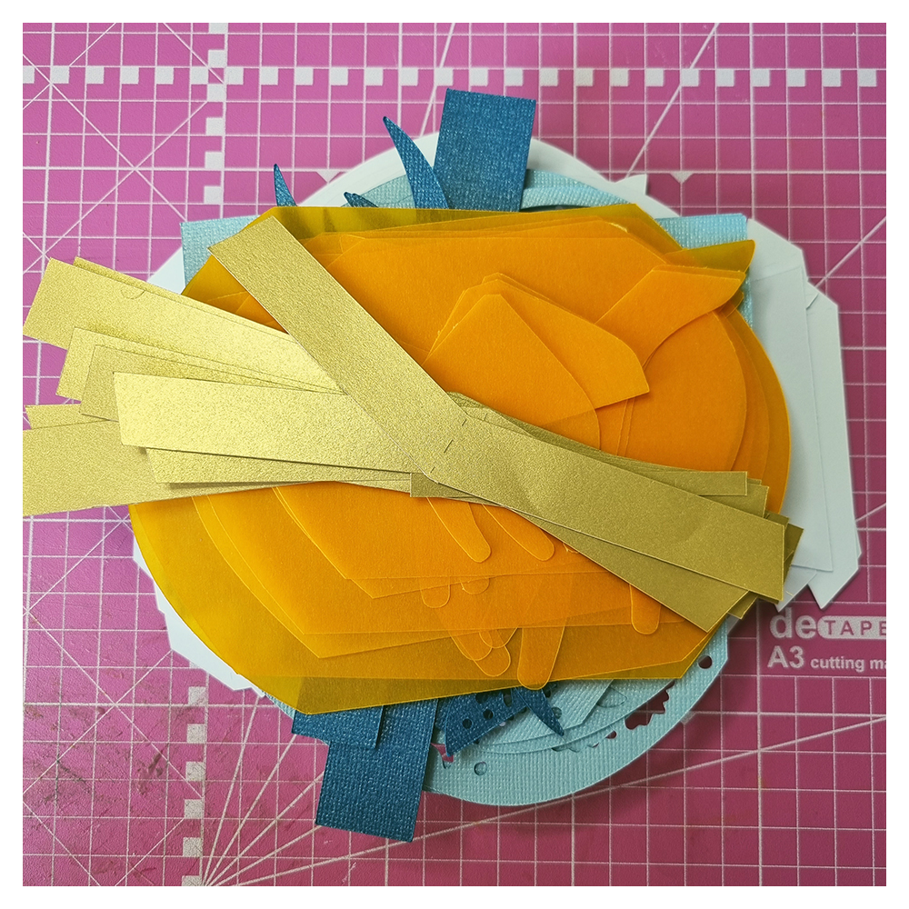 5cm pile of cut card - from 13 sheets of 12 x 12 card stock!
I had this bright idea!
What do you think it will be? (No <a href="/largent/">largent</a>.art it's not a canoe!!!!)

#Handmade #PaperArt #GuessTheOutcome #WheathampsteadBusinesses #HVAF instagr.am/p/CrRGmHpIUn0/