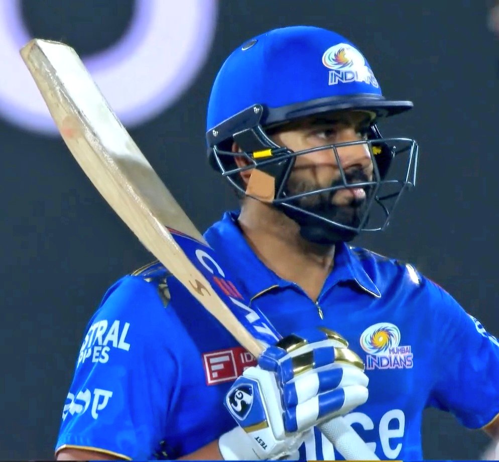 How this man made this tough Arun Jaitley stadium looks like flat deck with his class.. that 95 M six to nortje Still giving me goosebumps 🔥💙 @ImRo45 Claasy Ro ! ❤️ @mipaltan #KKRvDC