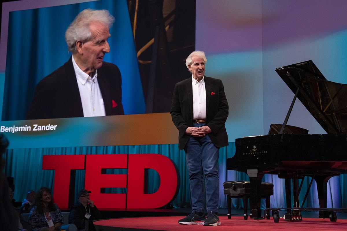 bosphil's tweet photo. More pix from Boston Philharmonic Founder & conductor @BenjaminZander's talk at the 2023 opening session of the @TEDTalks featuring a Beethoven's "Ode to Joy" singalong w/1800 people in German!
#tedtalk #benjaminzander #odetojoy #beethoven #theartofpossibility #conducting https://t.co/LgGbyviCDI