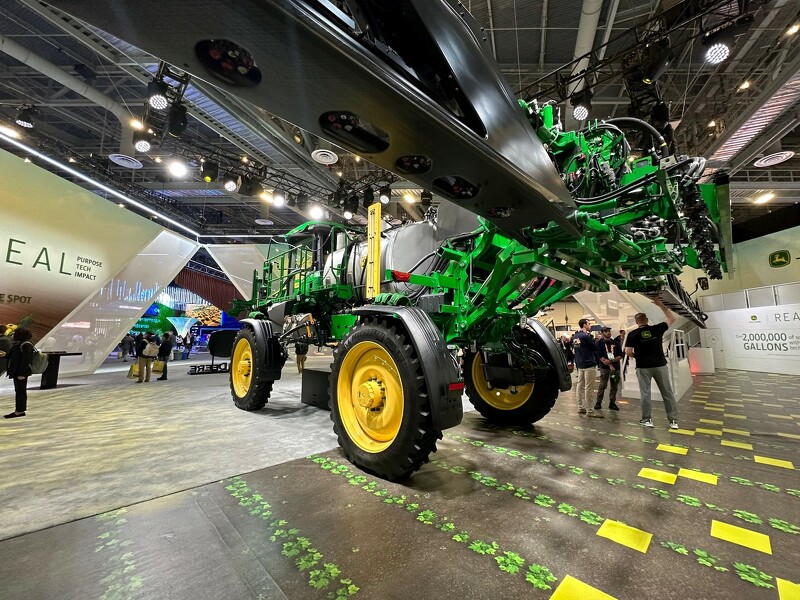 IAutonomousV's tweet image. John Deere prepares the field for Level 5 autonomy

 #CES2023 #computervisionandmachinelearning #CVML #Deere8Rautonomoustractor #DeereExactShot #DeereSee&amp;amp;Spray #DeereTechSummit #ExactShot #JohnDeere #Level5 #NVIDIA #Robotics #stereovision

insideautonomousvehicles.com/john-deere-pre…