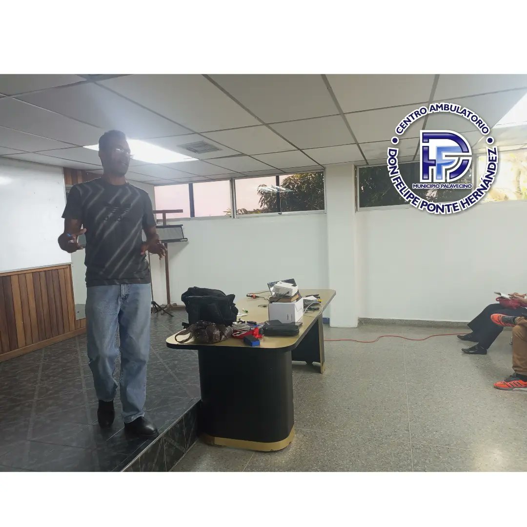 ambulatoriodfph's tweet photo. #20Abr | Práctica de Elaboración del  curso de productos de limpieza  y jabones artesanales 4ta clase: Jabón Líquido Multiusos. Teoría de como producir desinfectante y vender el producto.

#JuntosPorCadaLatido #PalavecinoSeRenueva #PalavecinoSaludable #JuntosSomosMas https://t.co/Fyz5LU8Mfm