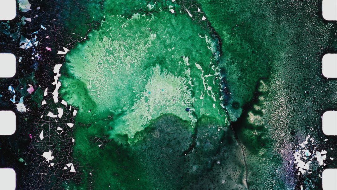 FrameDiscreet's tweet image. Recent work by Kelly Egan
Timed &amp;amp; Flat versions
35MM Experimental Film
kellymonster