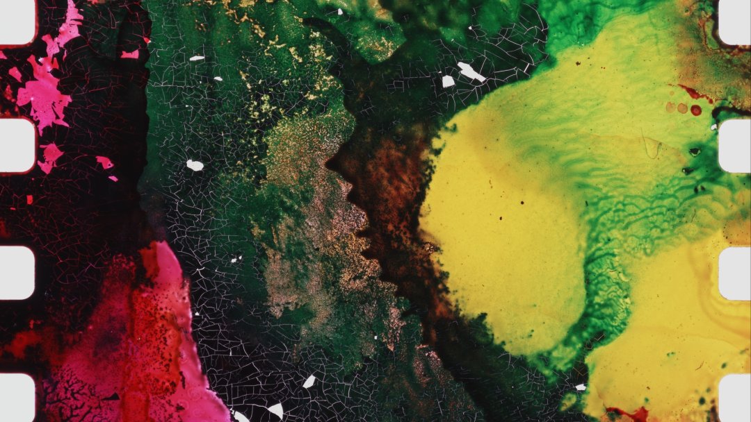 FrameDiscreet's tweet image. Recent work by Kelly Egan
Timed &amp;amp; Flat versions
35MM Experimental Film
kellymonster